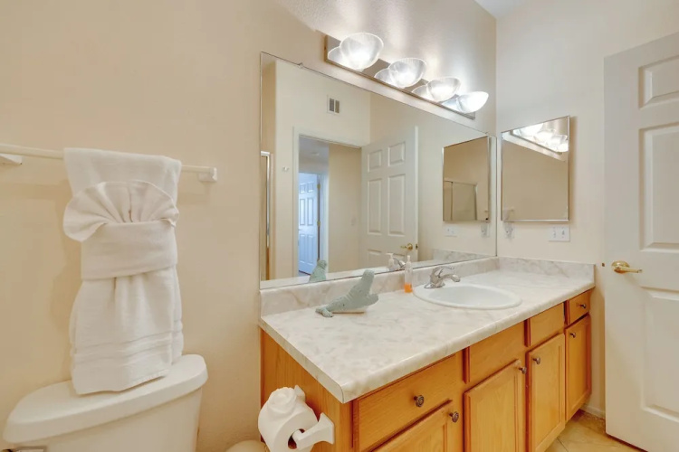 Communal Pool: Sunny First-floor Condo in Phoenix