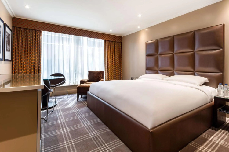 Courtyard by Marriott Edgewater NYC Area