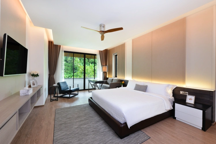 Suite with golf view