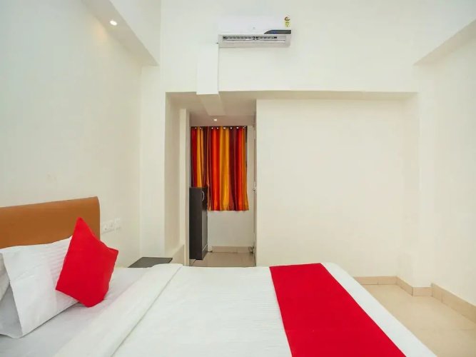 OYO 18544 Amm Residency