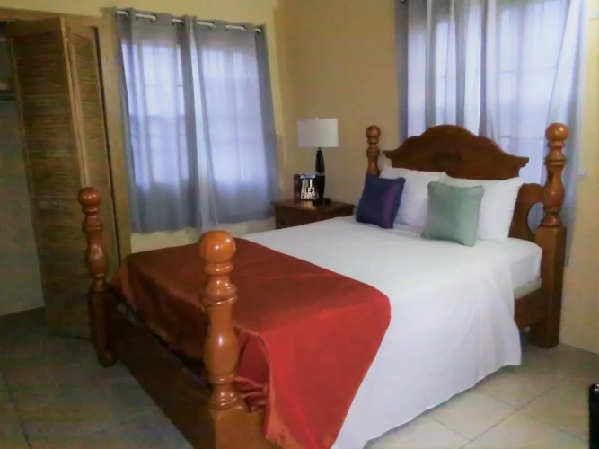 La Casa de Joy Airport Apartments