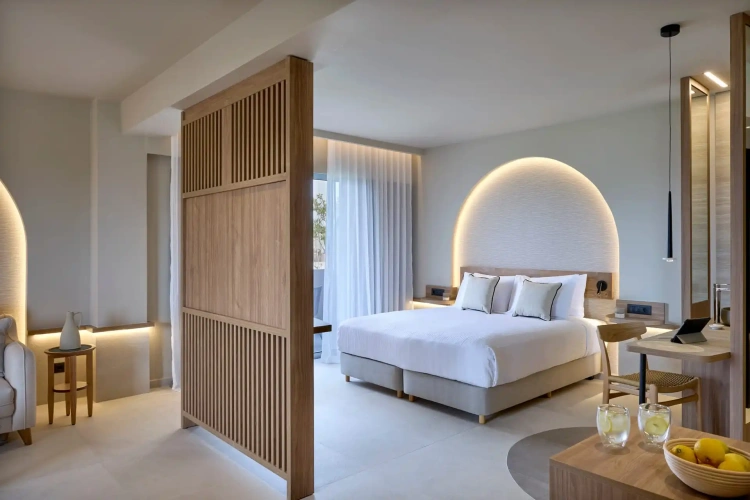 Deluxe Family Suite with partial sea view