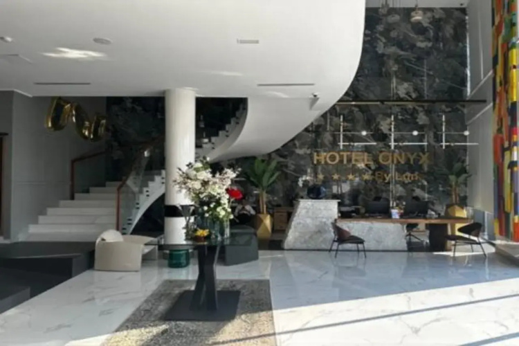 ONYX By Luna Hotel
