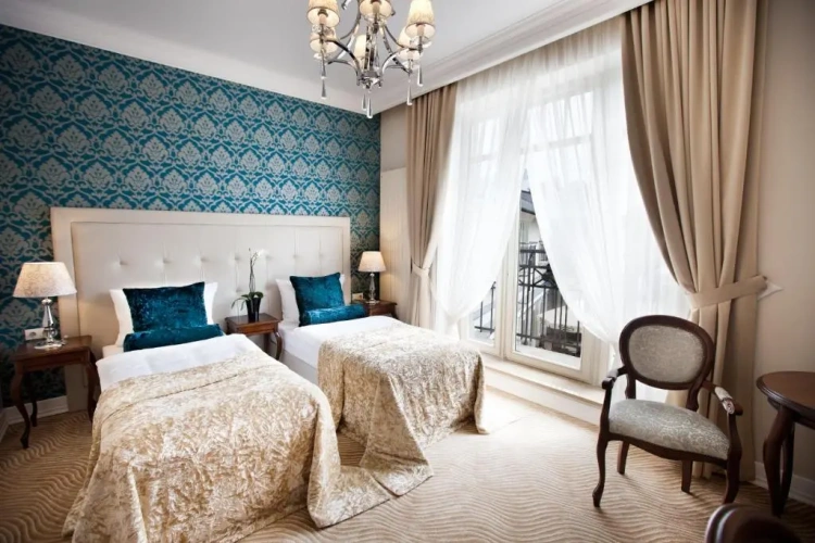 Standard Twin room with garden view