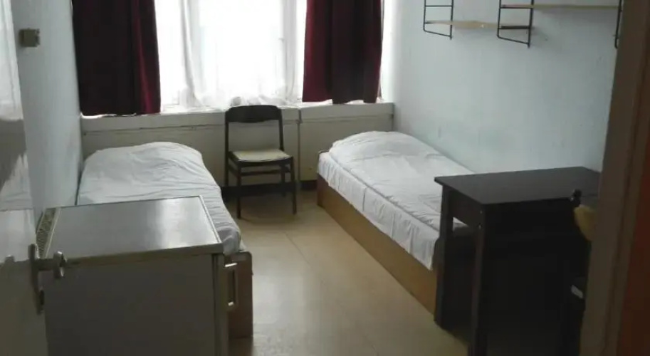 Summer Hotel Hill