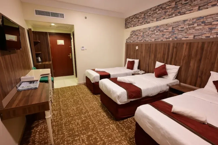 Standard Triple room