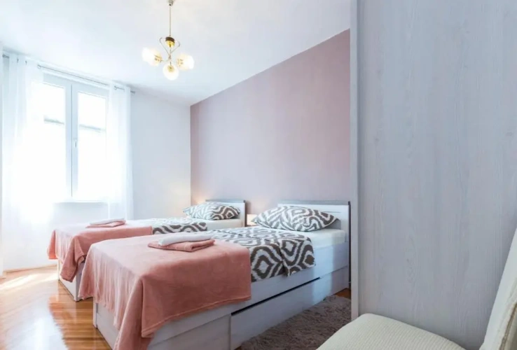2 Bedrooms Apartment