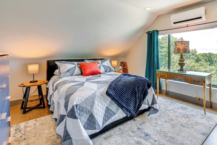 Mountain View + Shared Hot Tub: Apt by Ski Resorts