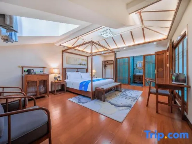 Double Suite with courtyard view