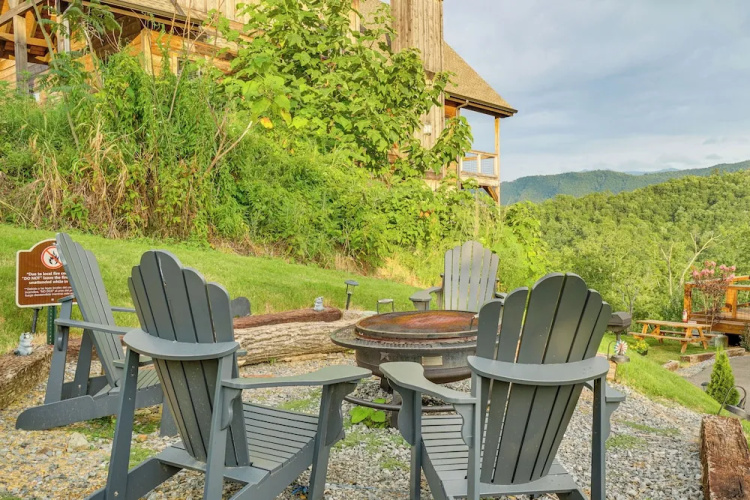Luxury Sevierville Cabin w/ Private Hot Tub!