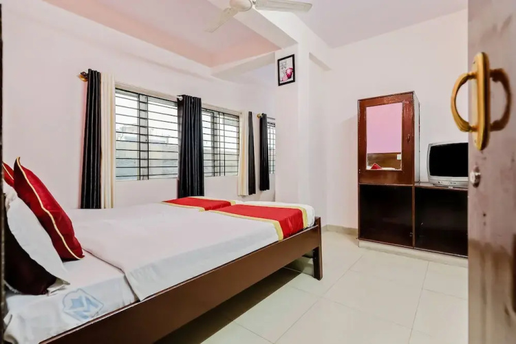 SPOT ON 46393 Venkat Regency