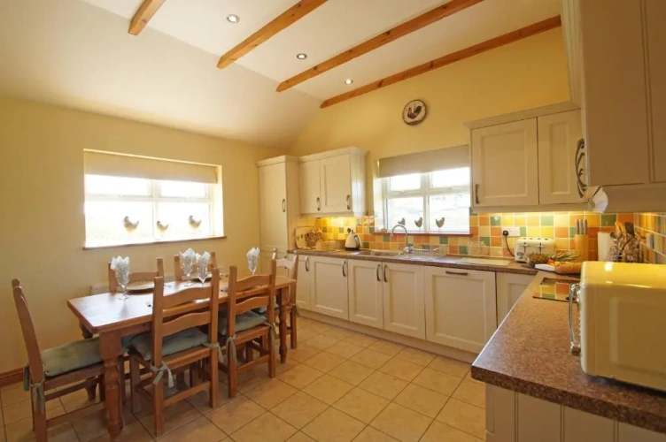 2 Bedrooms Cottage