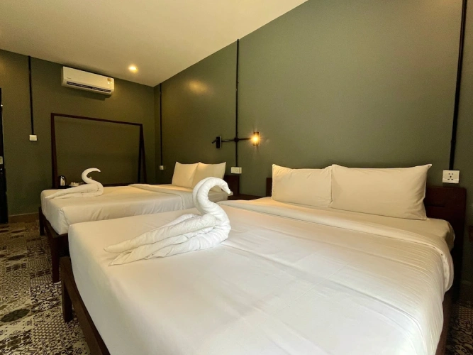 Standard Twin room with balcony