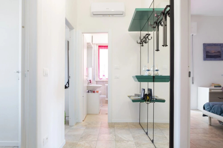 Parma Railway Station Apartment with Garage