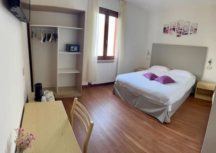 Classic Double room with lake view