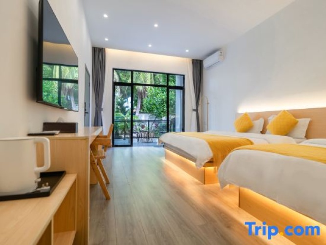 Deluxe Twin Family room with balcony