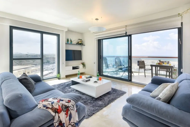 2 Bedrooms Apartment with balcony