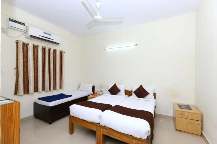 OYO 1272 Hotel Parkview INN