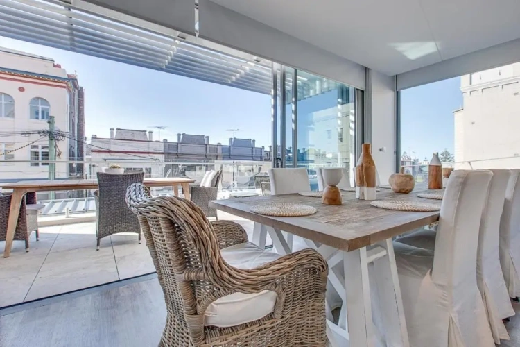 3 Bedrooms Apartment