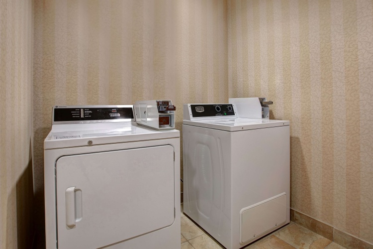 Days Inn & Suites by Wyndham Collingwood photo 21