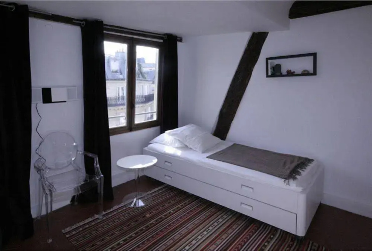 My Apartment in Paris Louvre