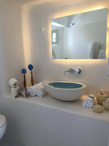 Athina Studios & Suites