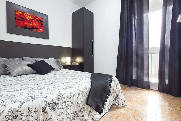 Bhm1-050 Chic And Spacious Apartment