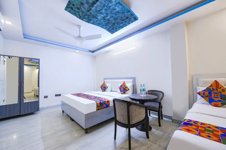 Fabhotel Capital Inn