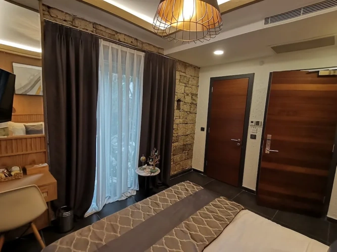 Standard room with pool view