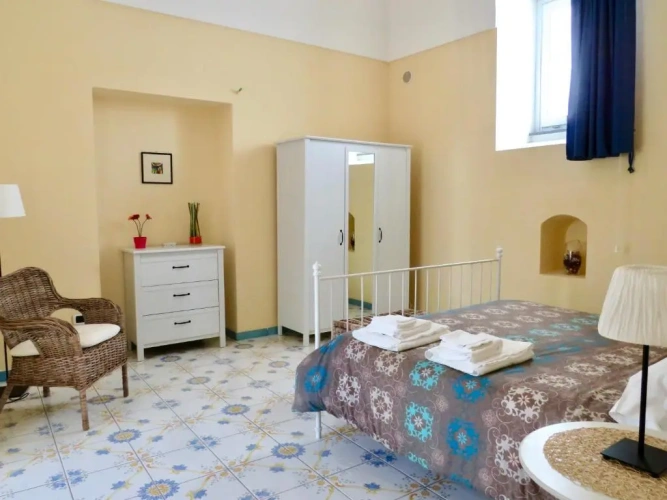 2 Bedrooms Standard Quadruple Basement Apartment