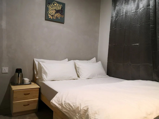 5 Bands Hotel