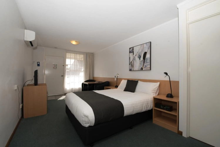 Barclay Motor Inn