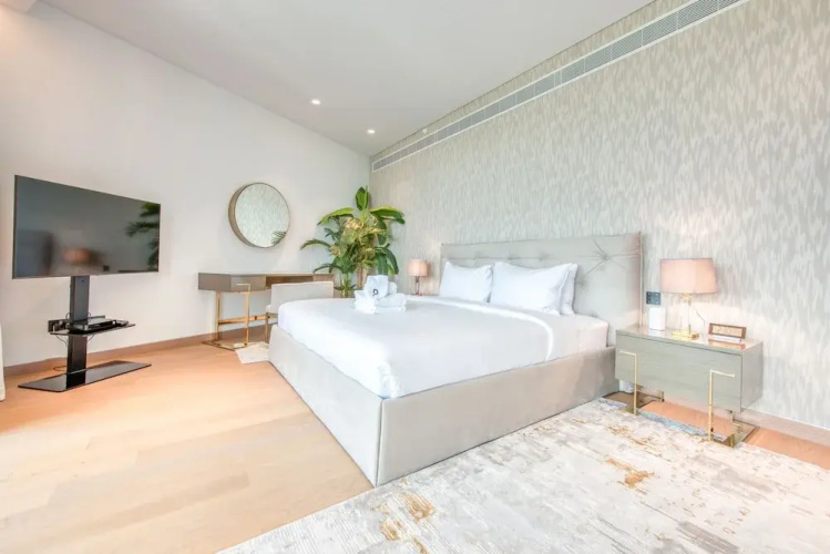 Ultra Luxurious 4 Bed Apartment