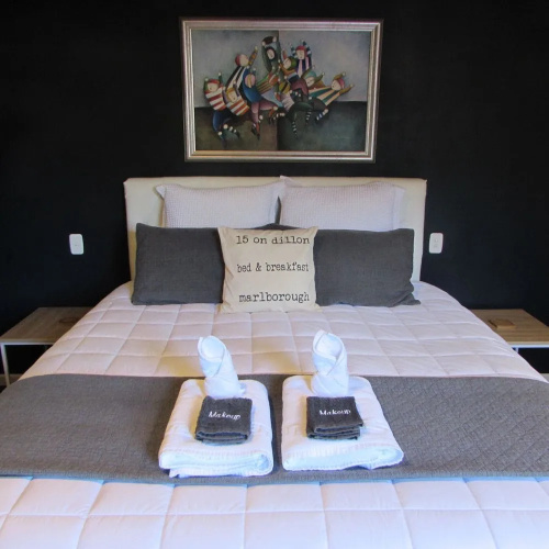 15 On Dillon Bed & Breakfast
