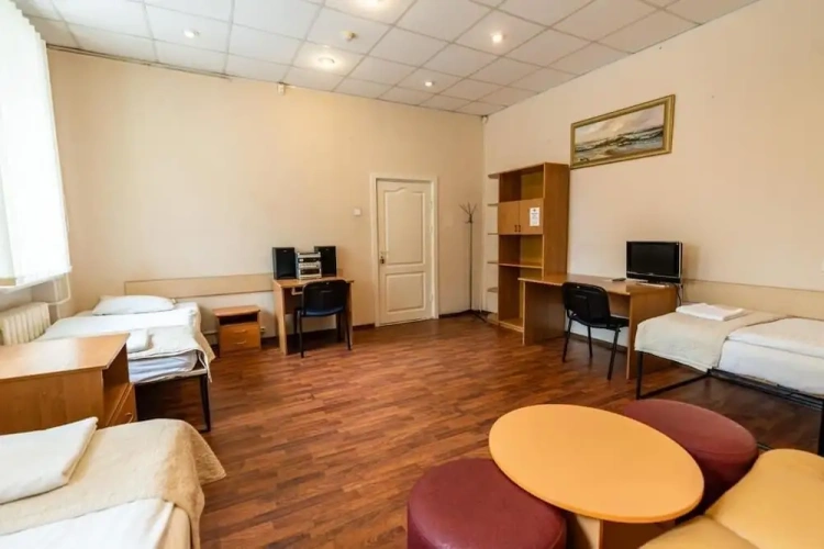 Standard Triple room