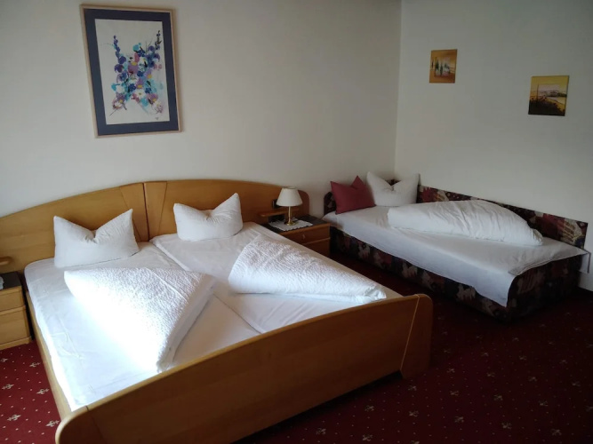 Pension Weirather