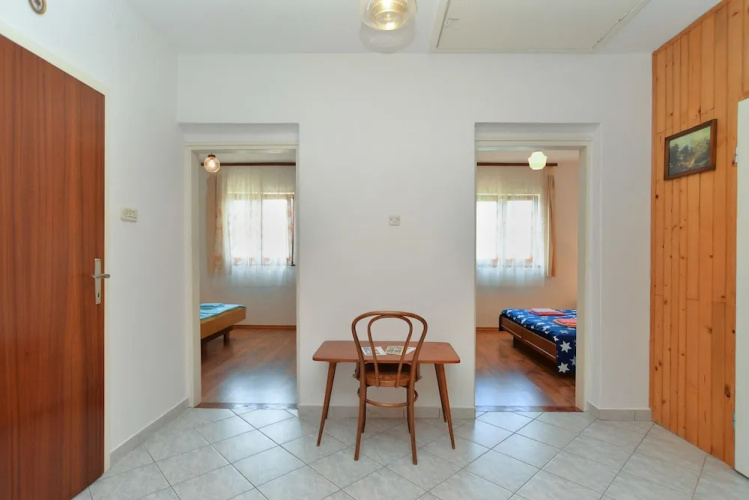 Apartment 1725