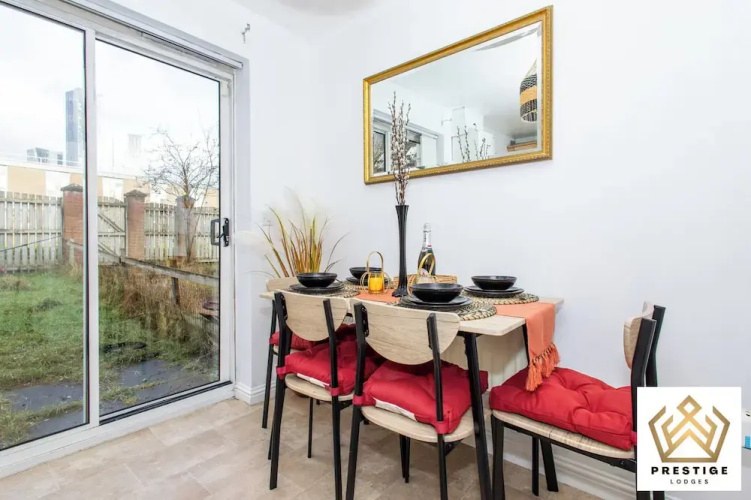 Manchester Home, City Centre, Park, Full Kitchen