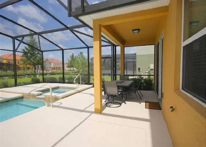 Oakview Drive House