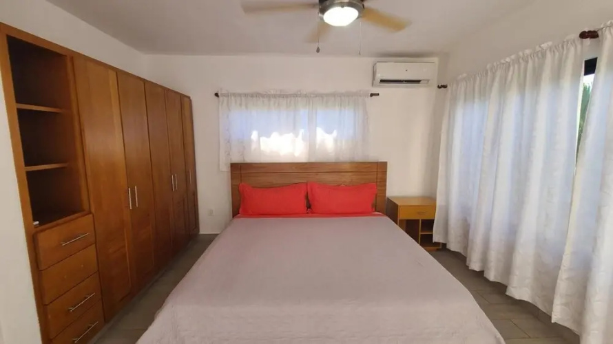 Bachelor s Heaven - Private and Spacious