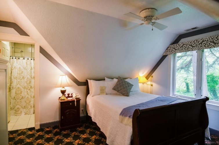 Standard Double room with garden view