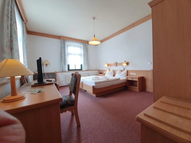 1 Bedroom Deluxe Double room with mountain view