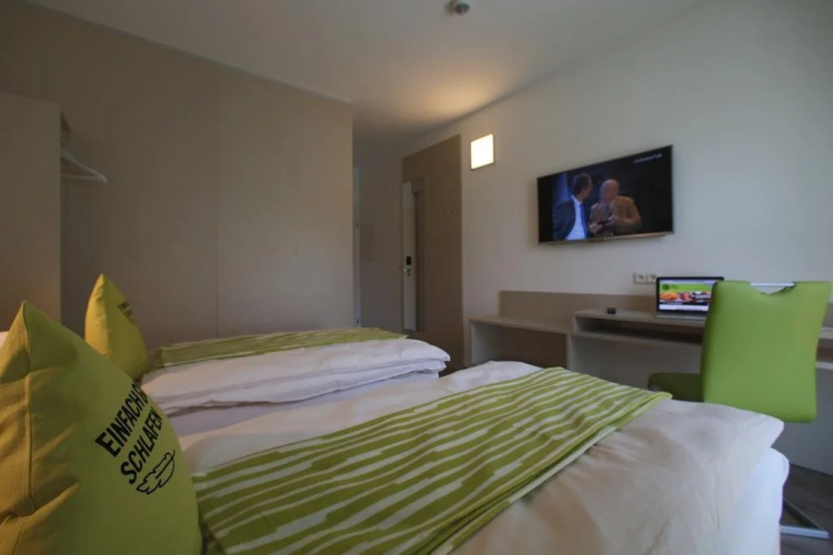 Smart Motel