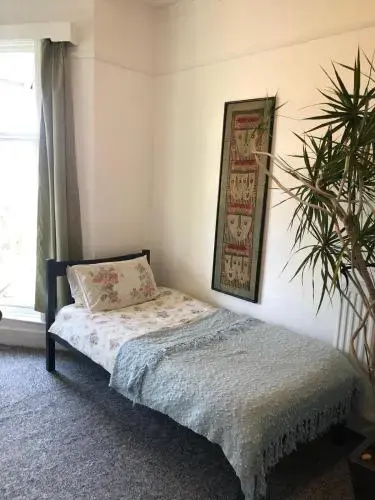 Aremo Room 1