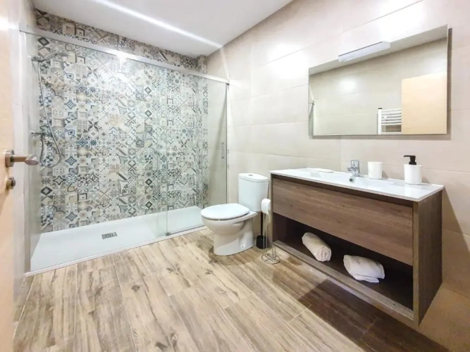 3 Bedrooms Apartment