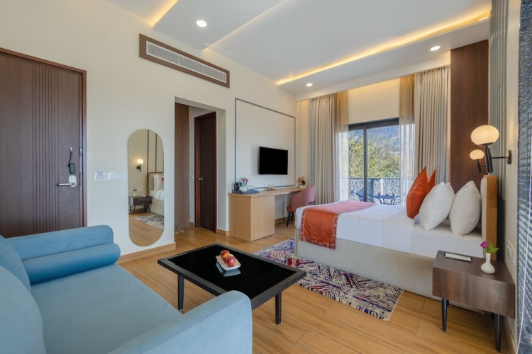 Classic room with balcony and with view