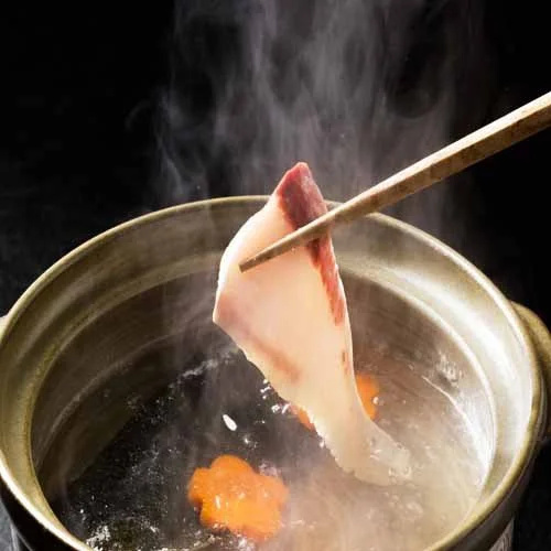 Uminomieruyado Muramiya