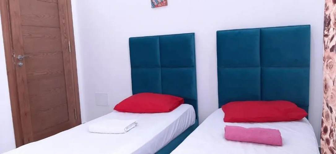 2 Bedrooms Apartment