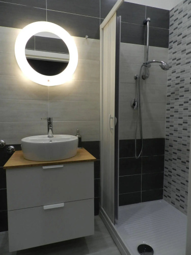Mola Rooms
