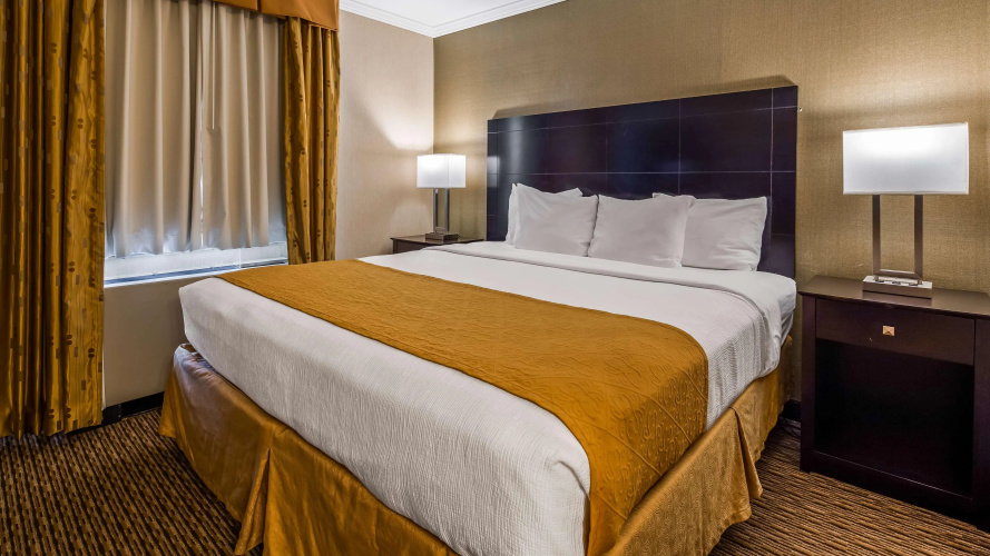 Hotel Watertown